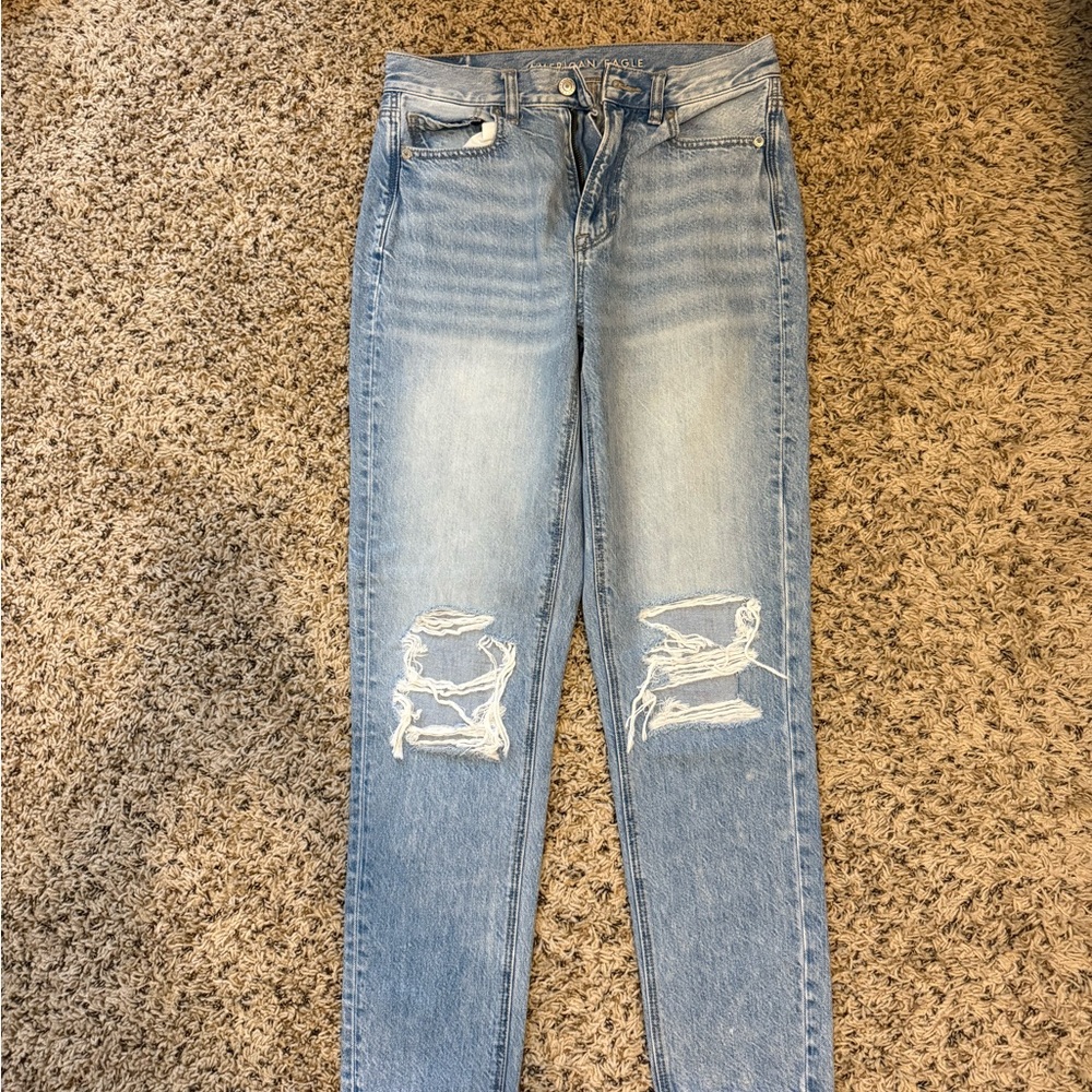 American Eagle Women's Light Blue Distressed Jeans (mom jean)